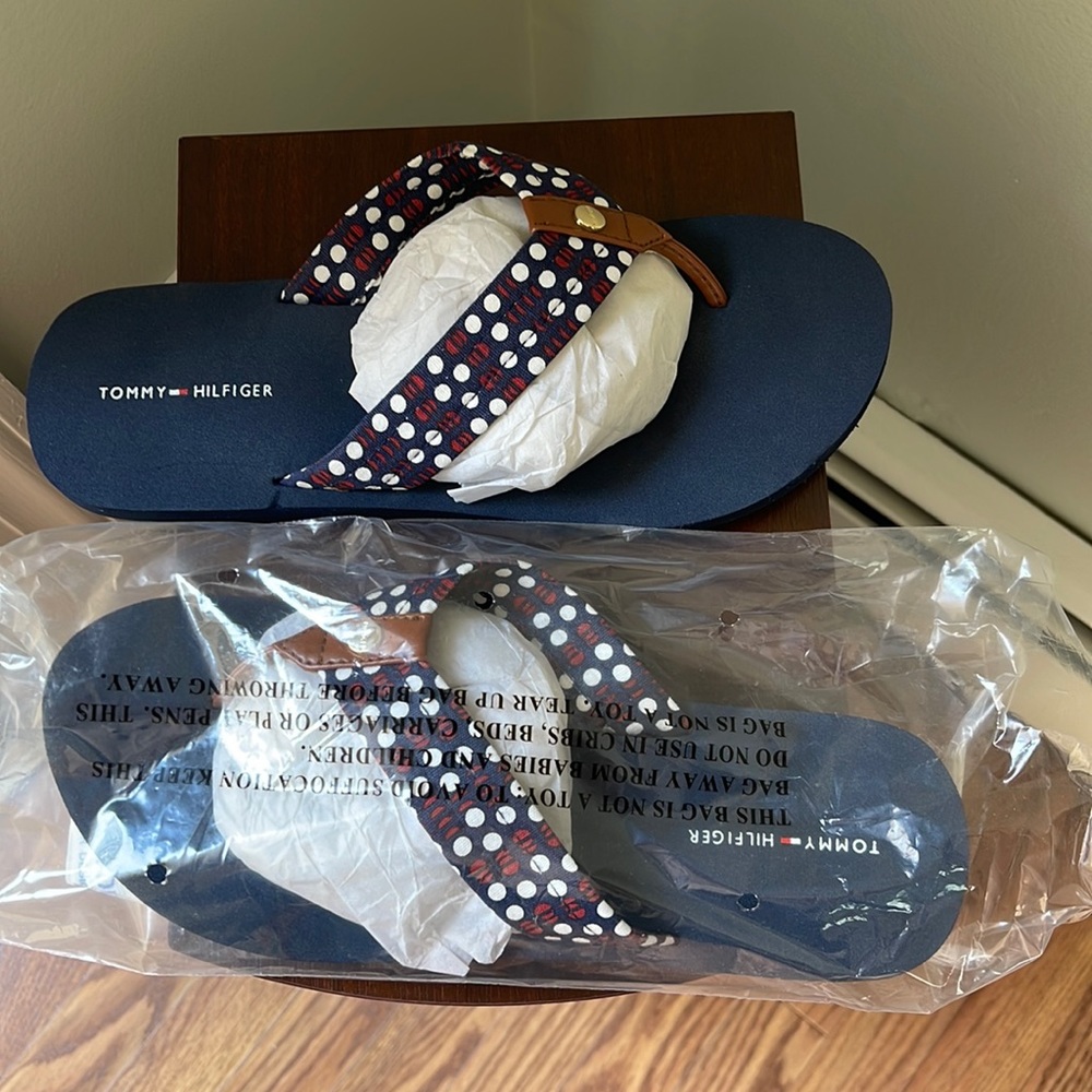 Tommy Hilfiger flip flops